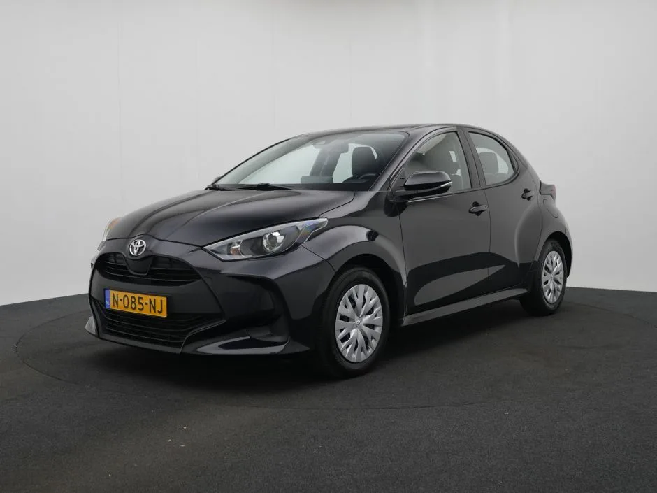 Toyota Yaris (2021) — foto 1