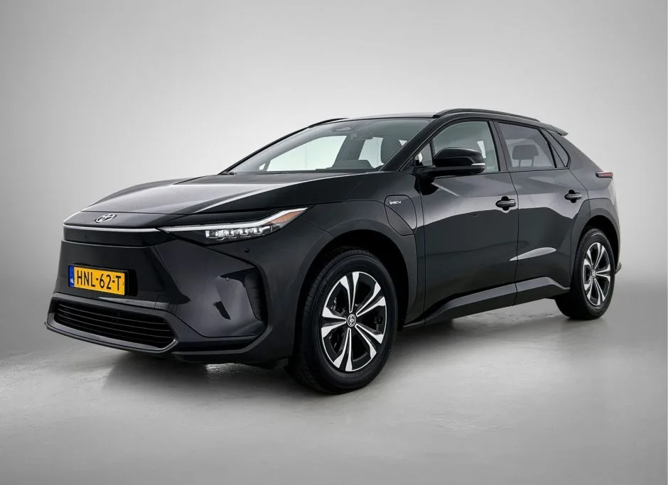 Toyota bZ4X (2025) — foto 1
