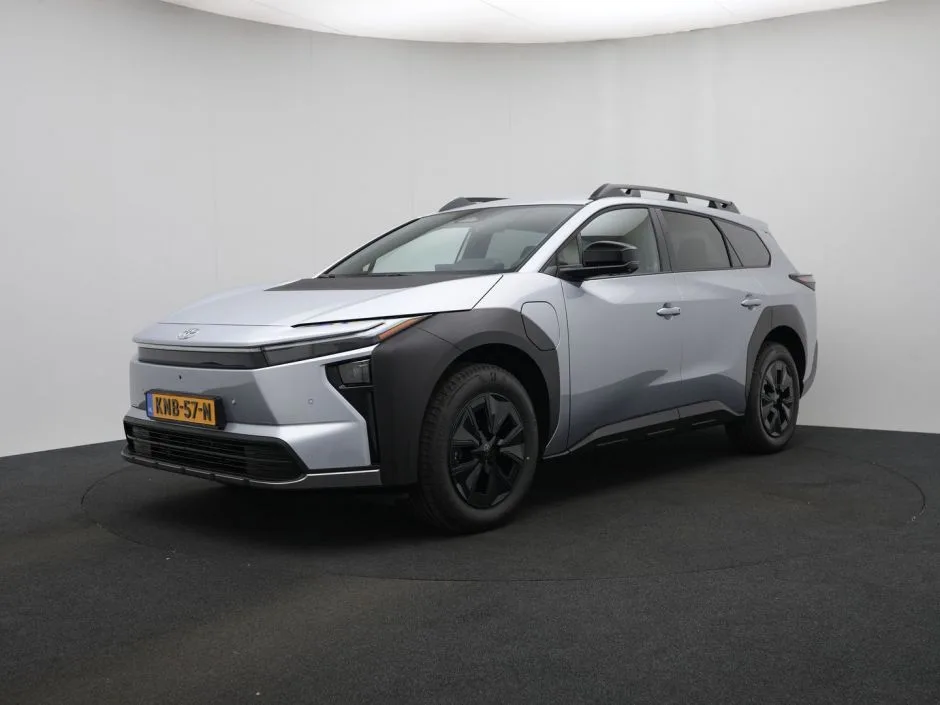 Toyota bZ4X (2026) — foto 1