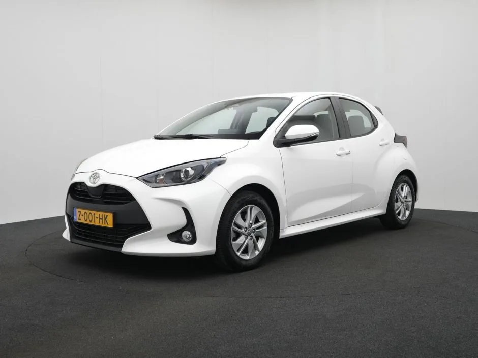 Toyota Yaris (2024) — foto 1