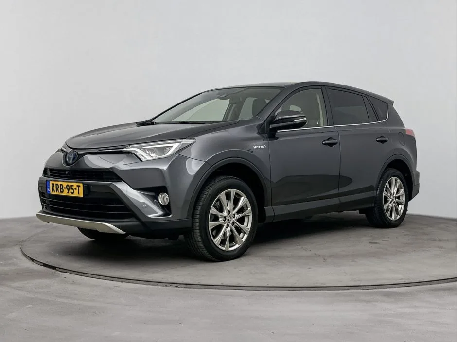 Toyota RAV4 (2016) — foto 1