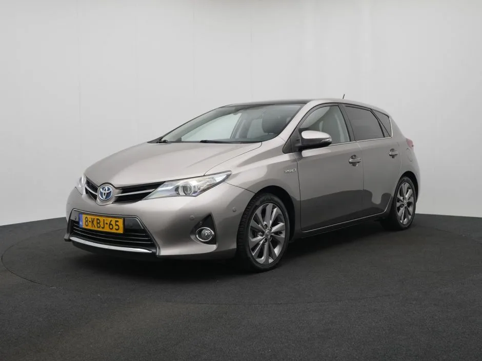 Toyota Auris (2013) — foto 1