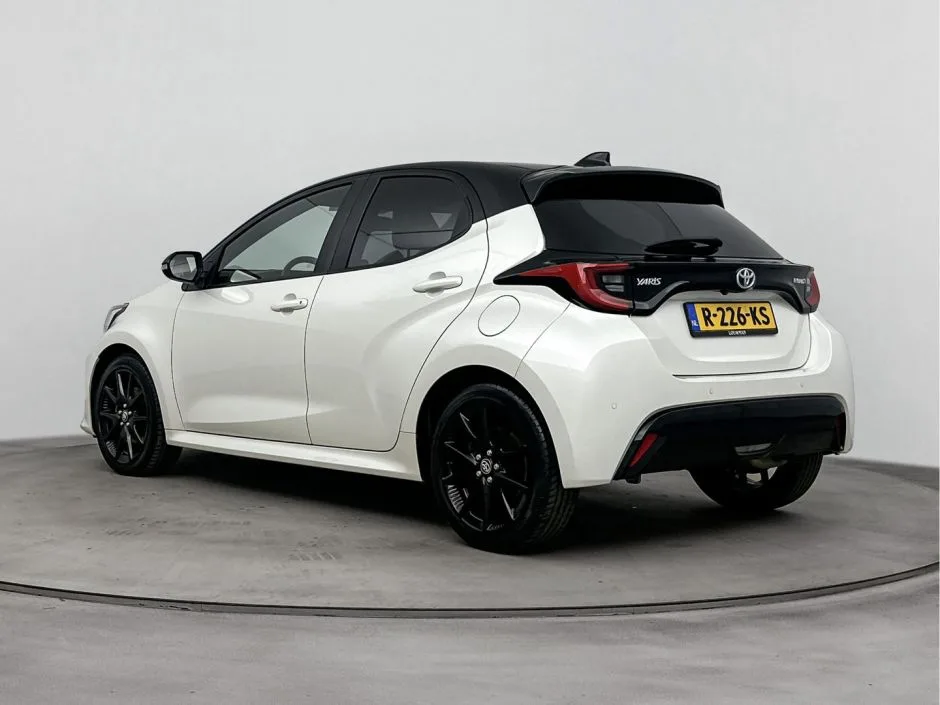 Toyota Yaris (2022) — foto 1