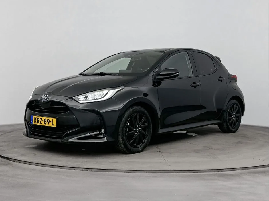 Toyota Yaris (2022) — foto 1