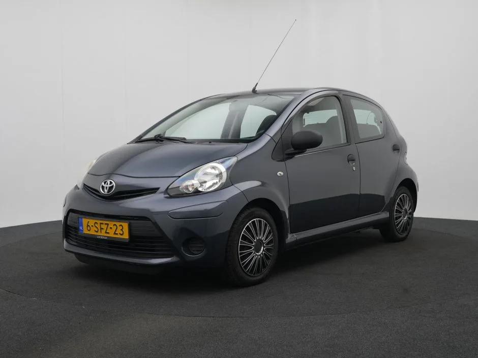 Toyota Aygo (2013) — foto 1