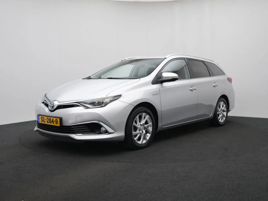Toyota Auris (2018) — foto 1