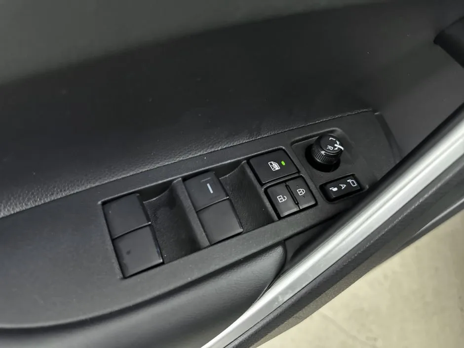 Toyota Corolla Cross (2024) — foto 1