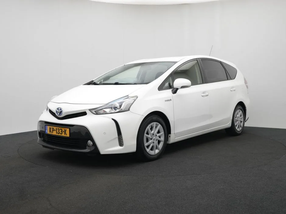 Toyota Prius (2015) — foto 1