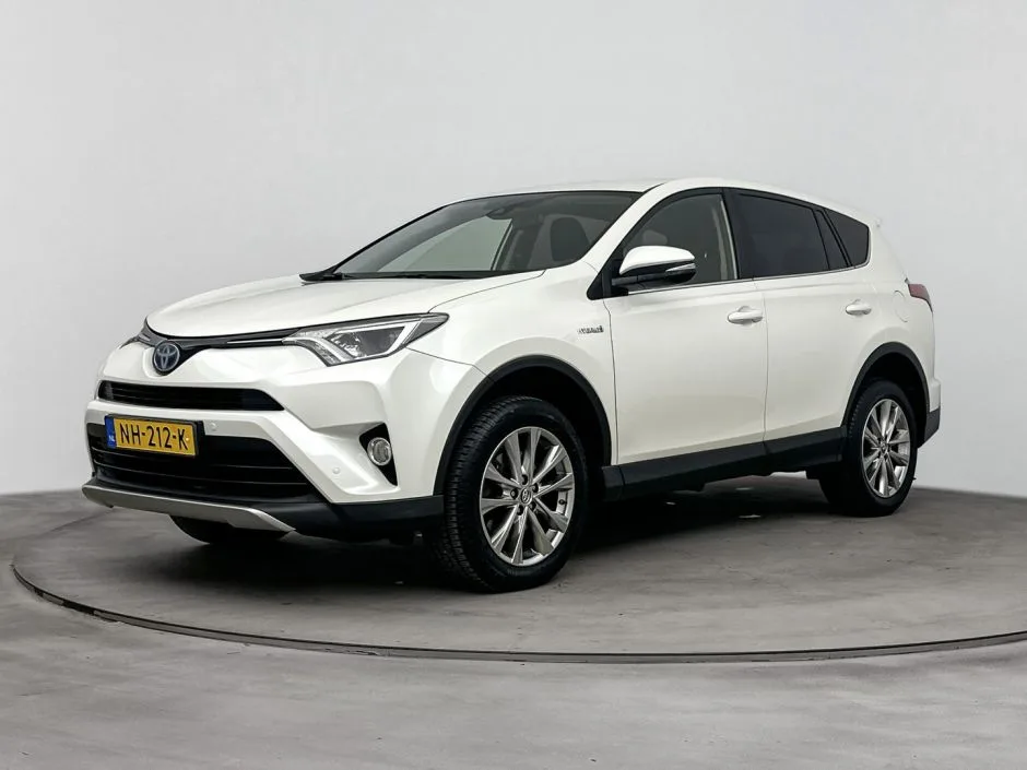 Toyota RAV4 (2017) — foto 1