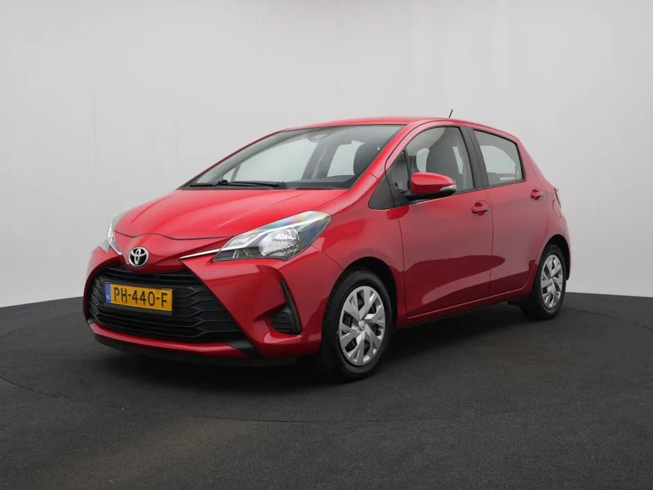 Toyota Yaris (2017) — foto 1