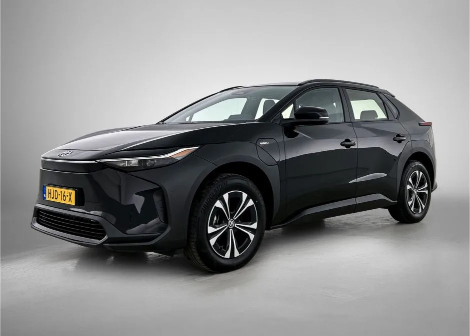 Toyota bZ4X (2025) — foto 1