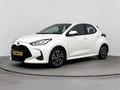 Toyota Yaris (2023) — foto 1
