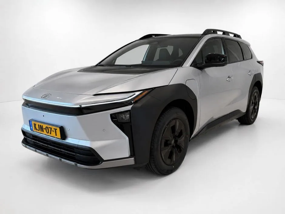 Toyota bZ4X (2026) — foto 1