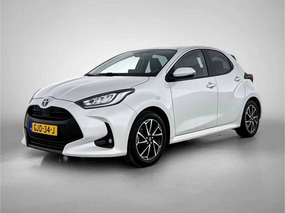 Toyota Yaris (2023) — foto 1
