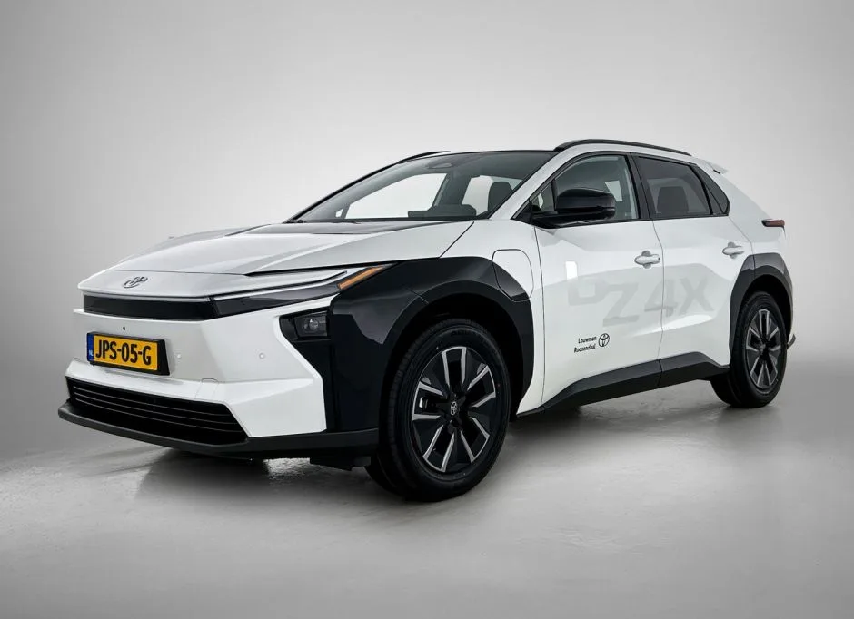 Toyota bZ4X (2025) — foto 1