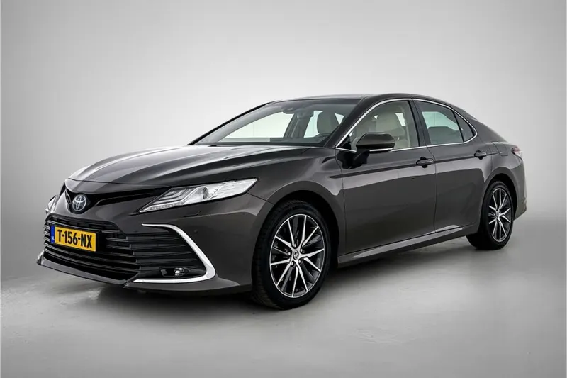 Toyota Camry (2022)