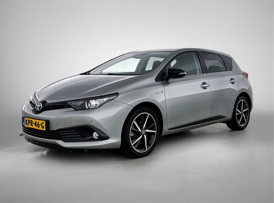 Toyota Auris (2017) — foto 1