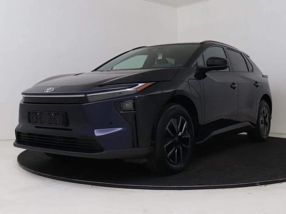 Toyota bZ4X (2025) — foto 1