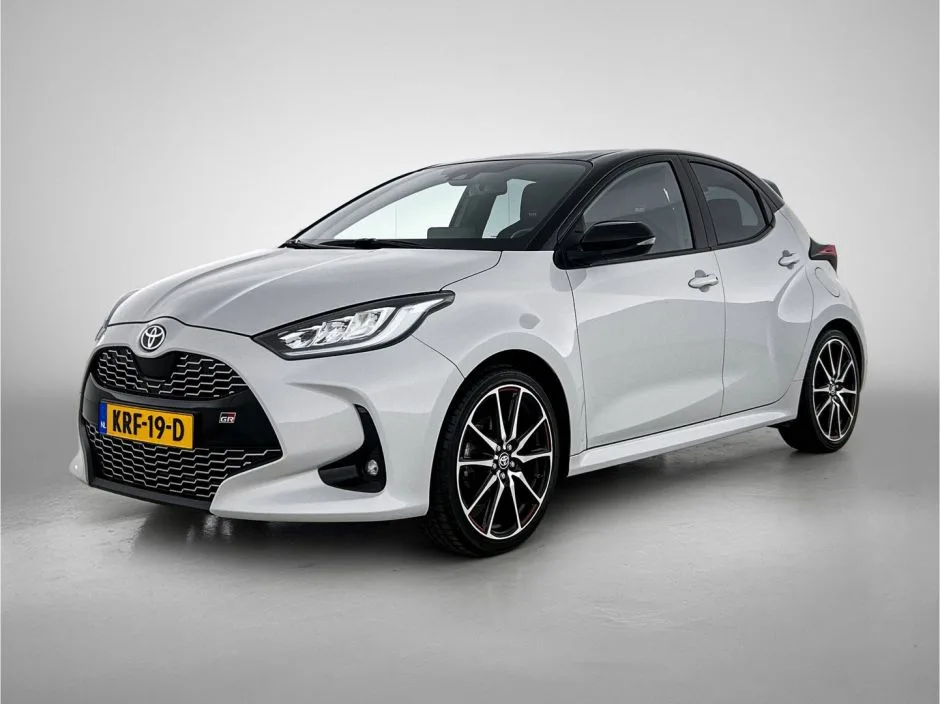 Toyota Yaris (2022) — foto 1