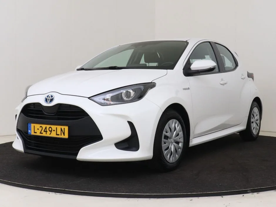 Toyota Yaris (2021) — foto 1
