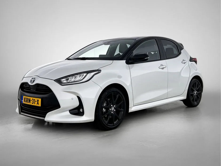 Toyota Yaris (2023) — foto 1