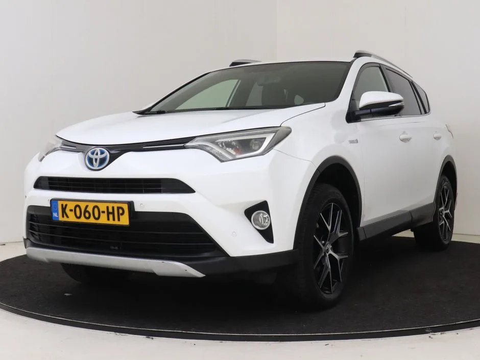Toyota RAV4 (2016) — foto 1