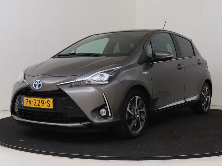 Toyota Yaris (2017) — foto 1