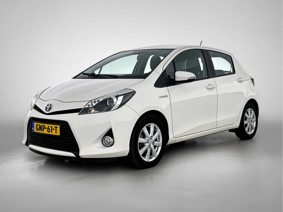 Toyota Yaris (2013) — foto 1