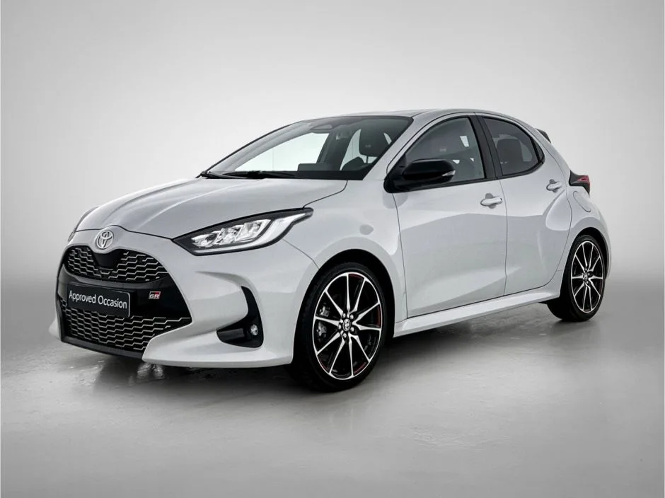 Toyota Yaris (2024) — foto 1