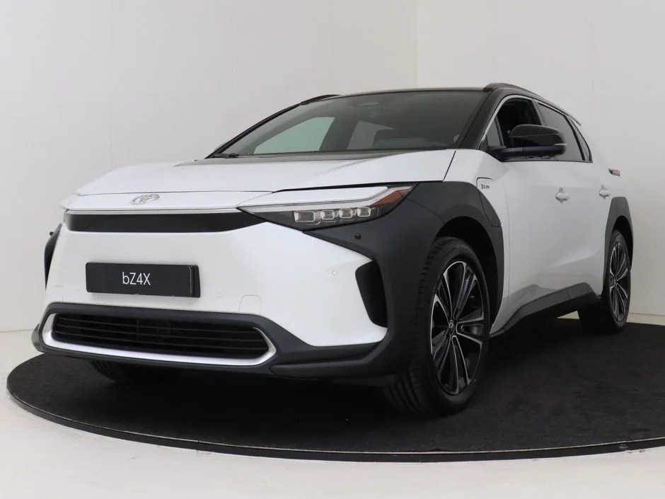Toyota bZ4X (2025) — foto 1