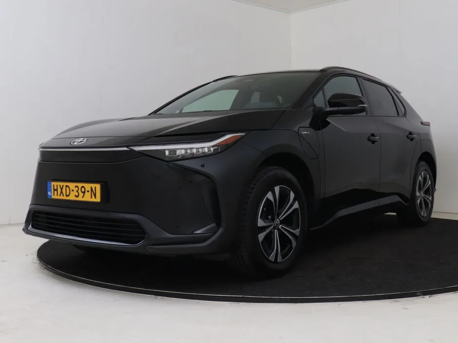 Toyota bZ4X (2025) — foto 1