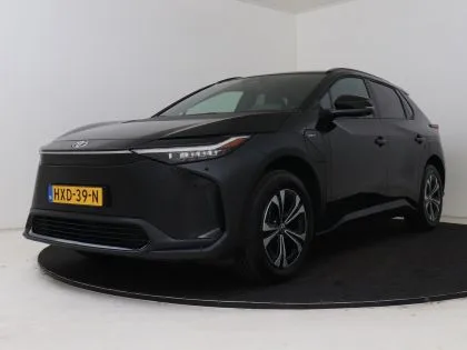 Toyota bZ4X (2025) — foto 1