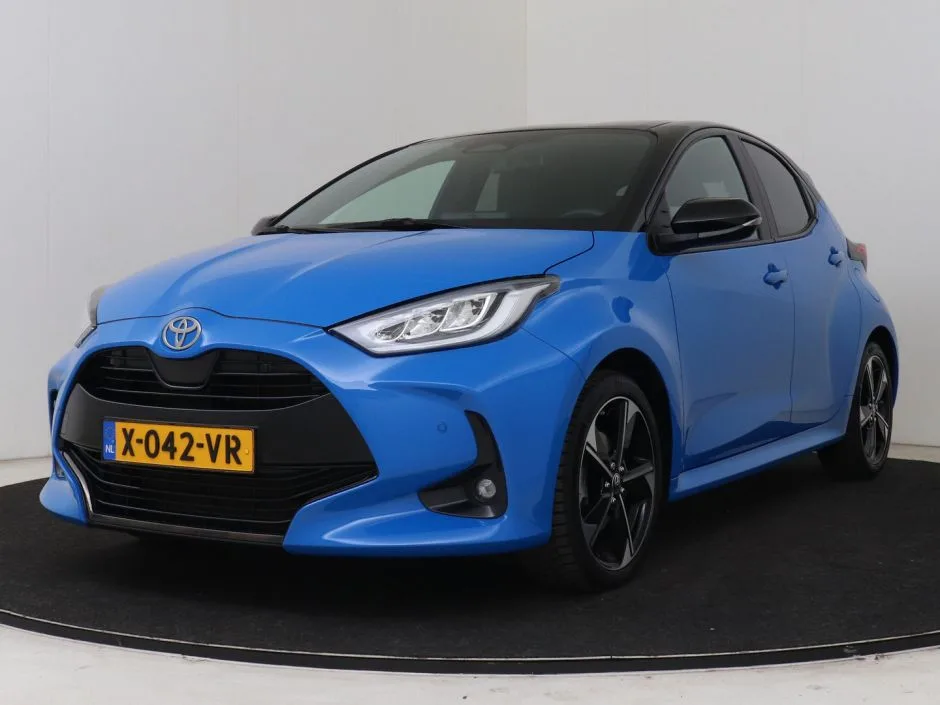 Toyota Yaris (2024) — foto 1