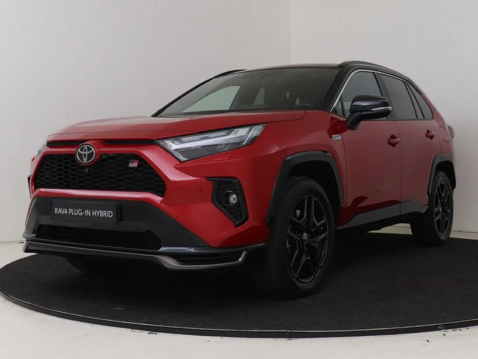 Toyota RAV4 (2023) — foto 1
