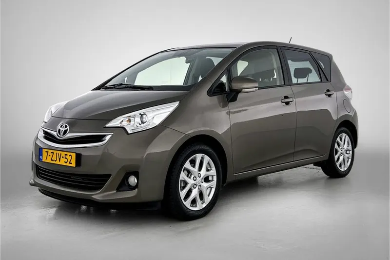 Toyota Verso-S (2015)