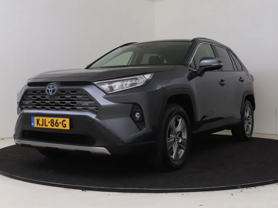 Toyota RAV4 (2022) — foto 1