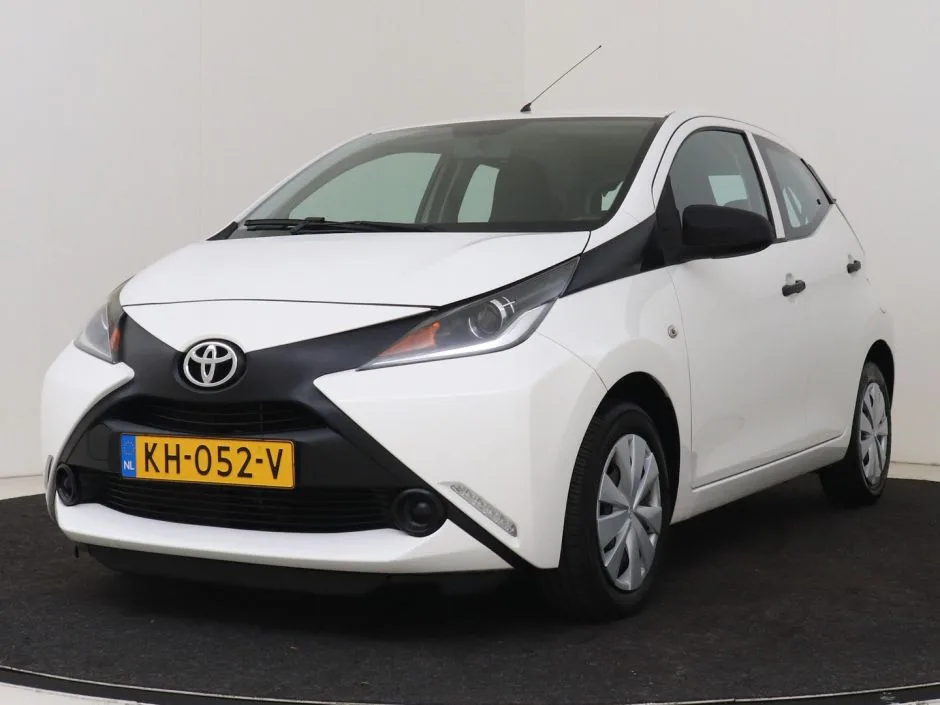Toyota Aygo (2016) — foto 1