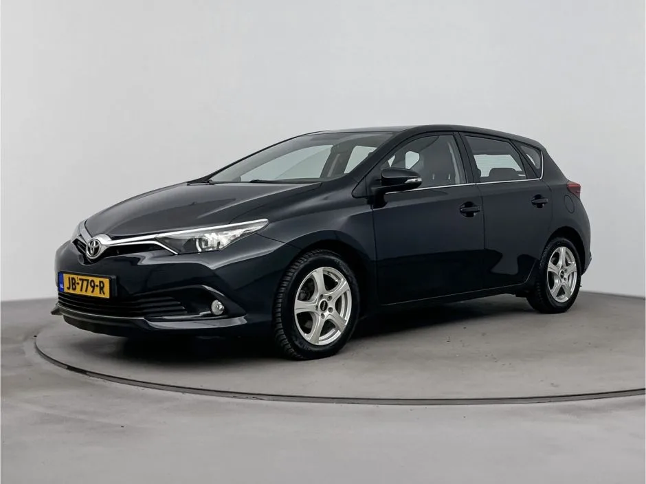 Toyota Auris (2016) — foto 1