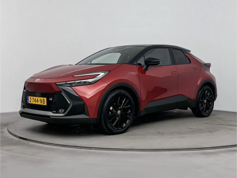 Toyota C-HR (2024) — foto 1