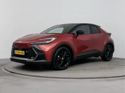 Toyota C-HR (2024) — foto 1