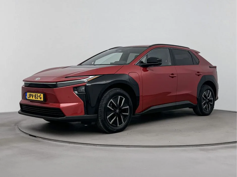 Toyota bZ4X (2026) — foto 1