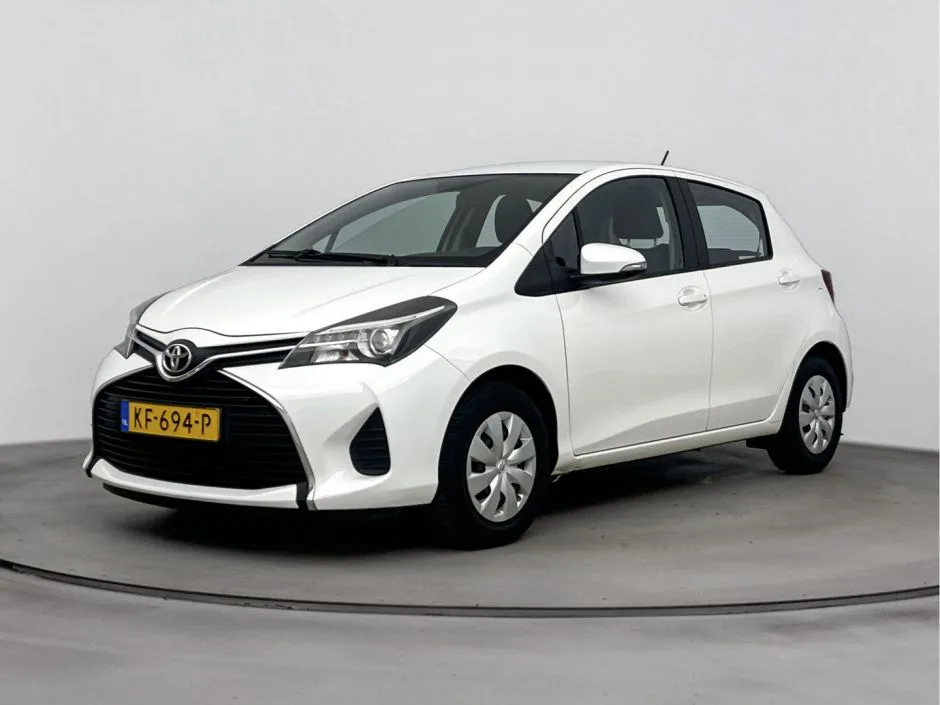 Toyota Yaris (2016) — foto 1