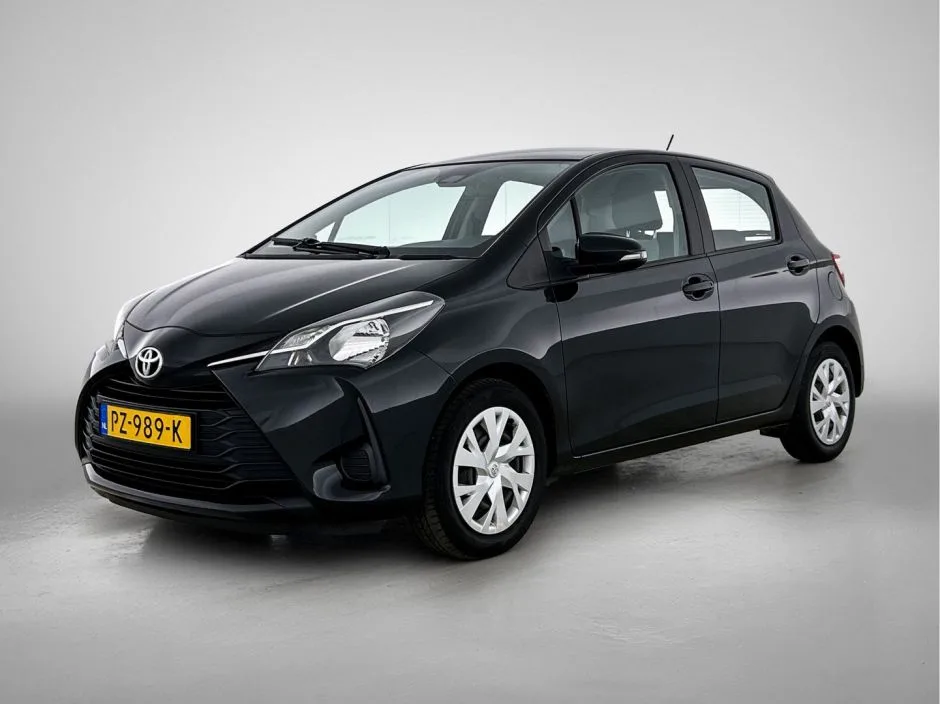 Toyota Yaris (2017) — foto 1