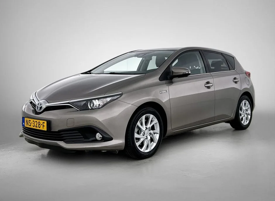Toyota Auris (2016) — foto 1
