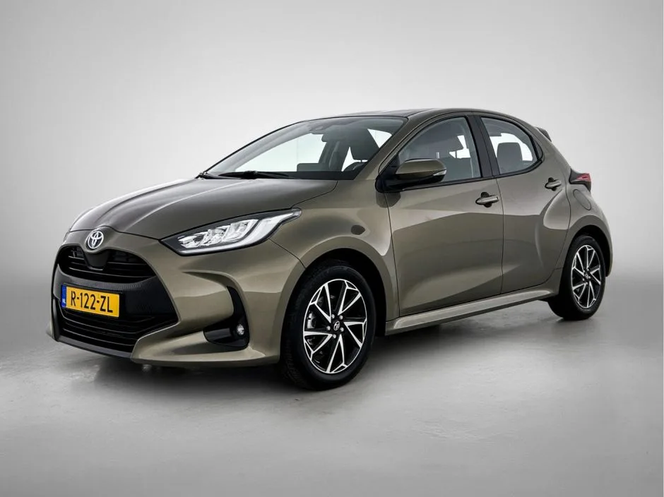 Toyota Yaris (2023) — foto 1