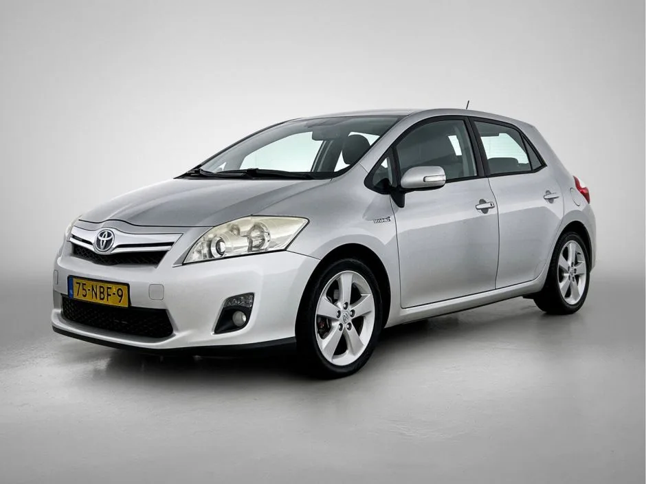 Toyota Auris (2010) — foto 1