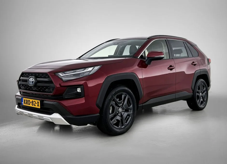 Toyota RAV4 (2022) — foto 1
