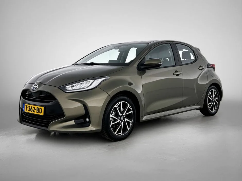 Toyota Yaris (2023) — foto 1