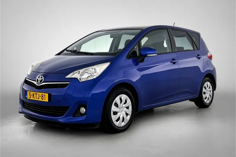 Toyota Verso-S (2011)