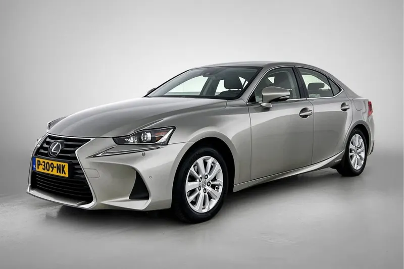 Lexus IS (2017)
